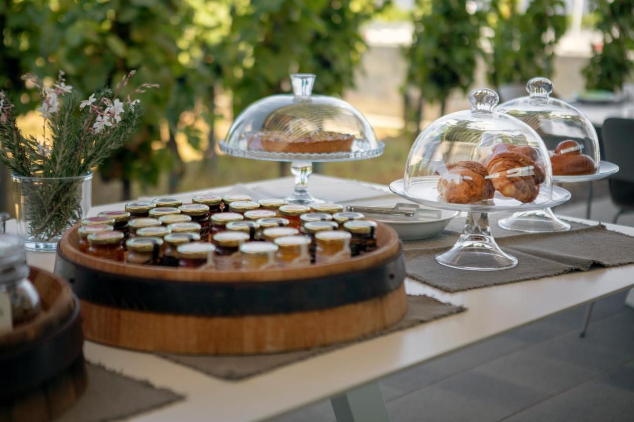 Tenuta Di Castellaro Winery & Resort 리파리 외부 사진