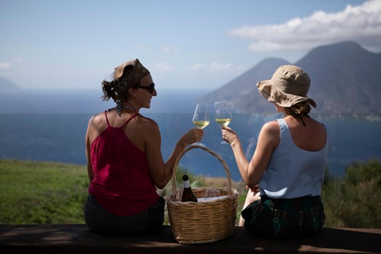 Tenuta Di Castellaro Winery & Resort 리파리 외부 사진