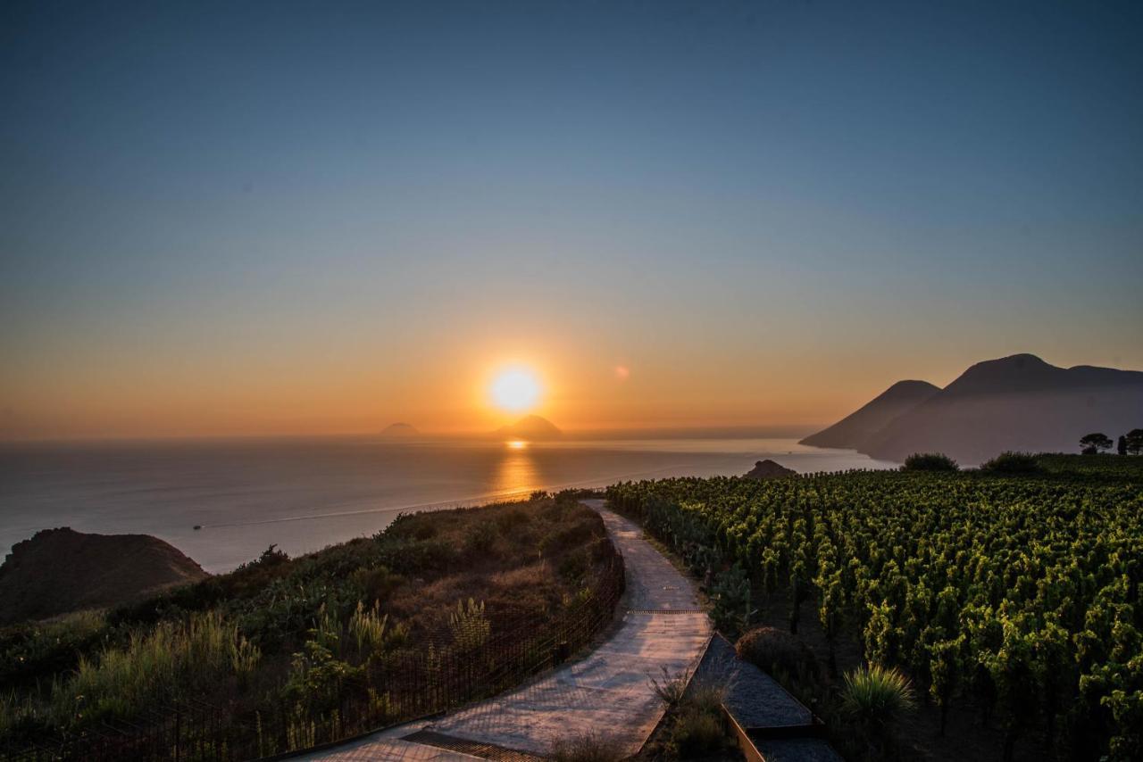 Tenuta Di Castellaro Winery & Resort 리파리 외부 사진