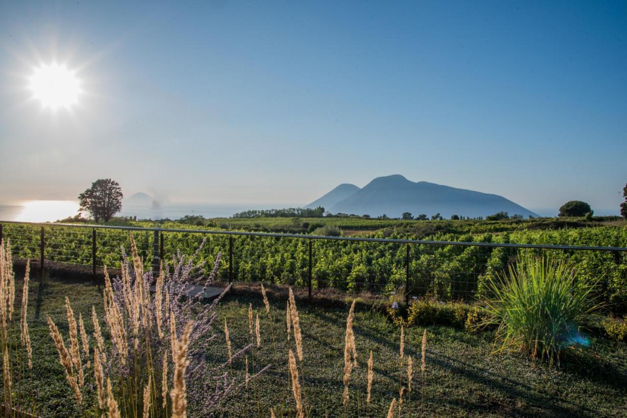 Tenuta Di Castellaro Winery & Resort 리파리 외부 사진